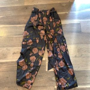 Anthropologie Pants Size 6 ✨